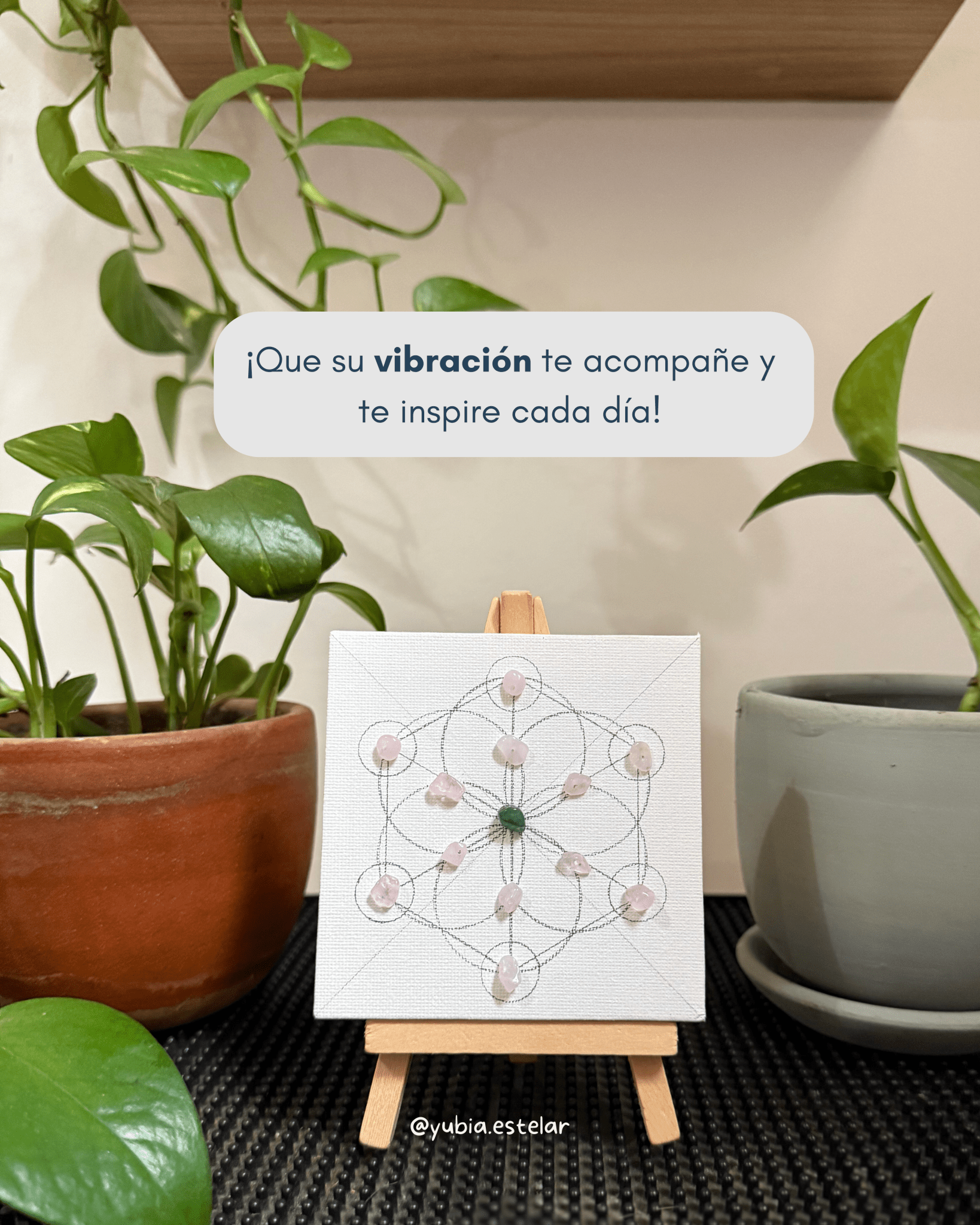 Mandala con cuarzos - Yubia Estelar